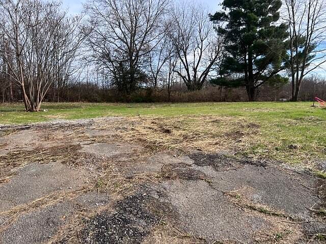 2nd image of 131 Cottage St