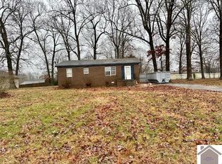 1006 Oak Grove Cir, Benton, KY 42025