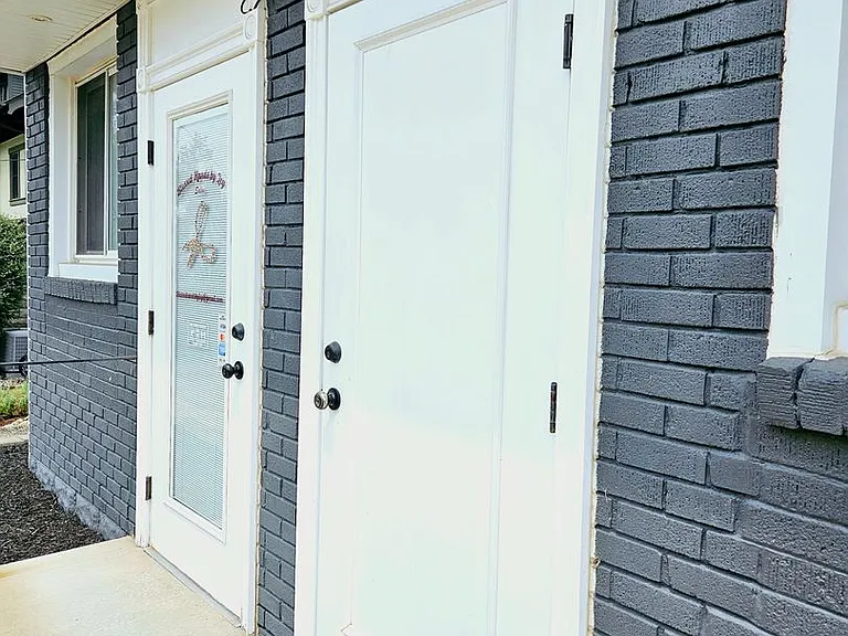459 South Avenue — Photo 2