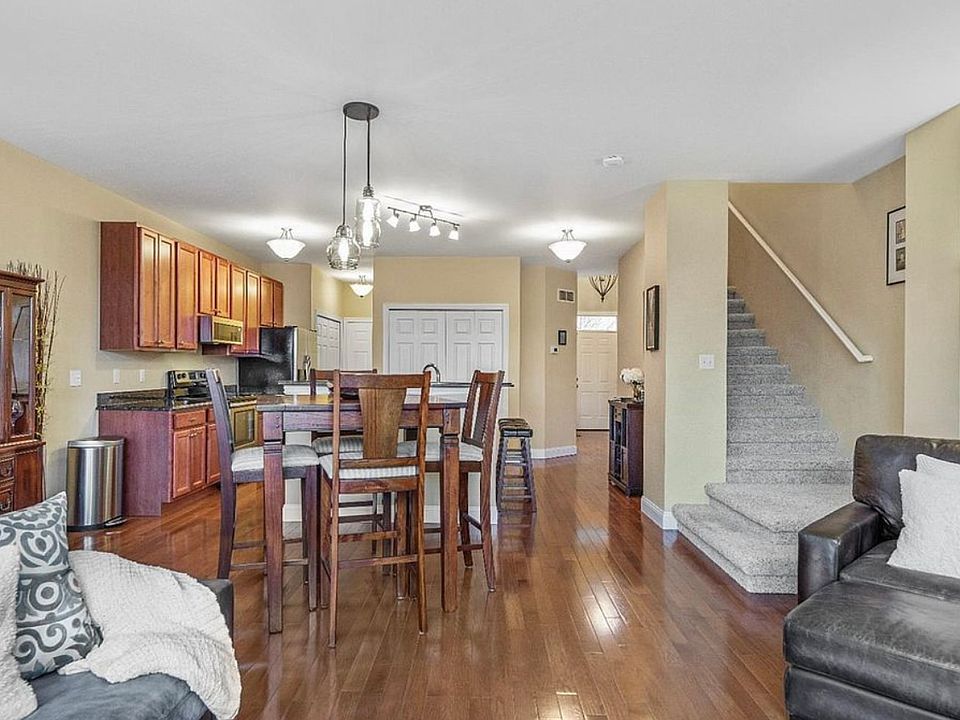 1st image of 3027 Aspen Ln