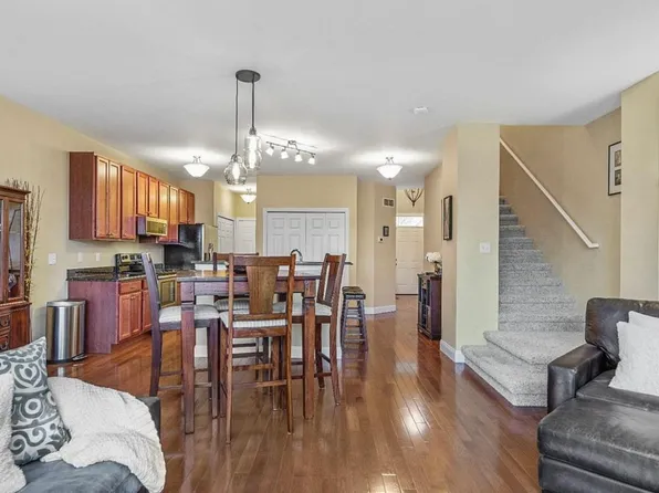 3027 Aspen Ln, Ann Arbor, MI 48108