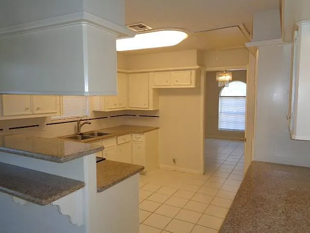 11815 Gardenglen Dr — Photo 8