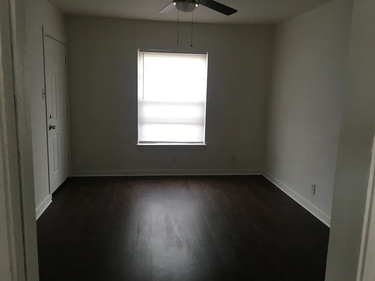 Building Photo - 632 S Montgomery St #2