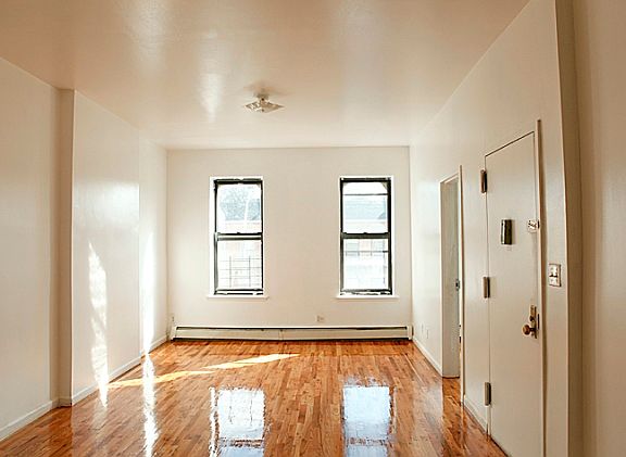3rd image of 806 Rogers Ave APT 2