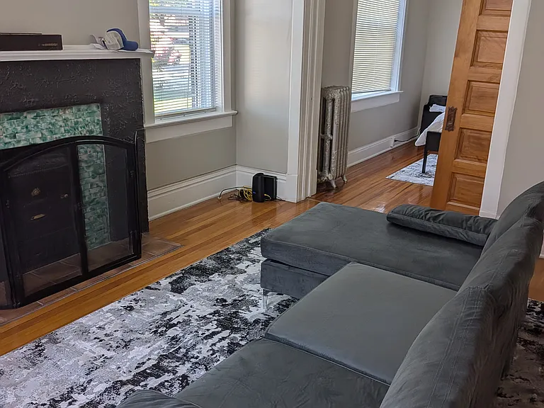 1011 Brooklyn Ave #1S — Photo 16