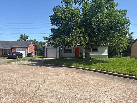 4th image of 5727 Rue St