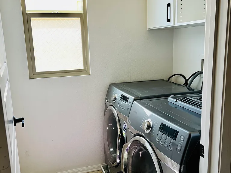 Laundry room with Washer & Dryer