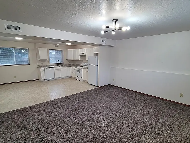 1832 Mount Ave — Photo 4