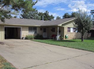 411 E June St, Alpine, TX 79830