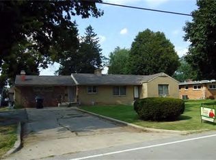 220 E Maryland Heights Rd, Decatur, IL 62526