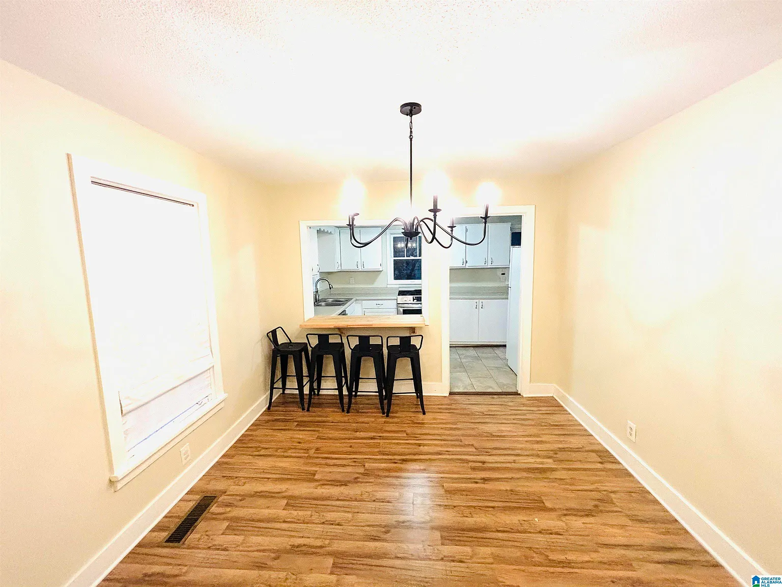 3 bed, 2.0 bath, 1525 sqft, $1,795 — Photo 4