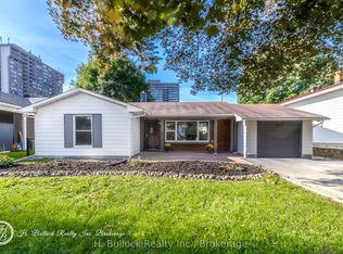 3336 Kodiak St, Ottawa, ON K1V7S8