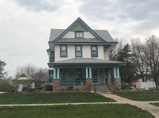 410 N 7th St, Hiawatha, KS 66434