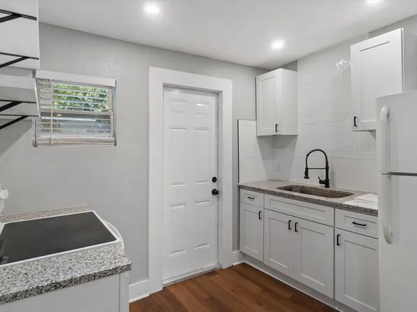 2243 Auburn St S Unit B, Saint Petersburg, FL 33712