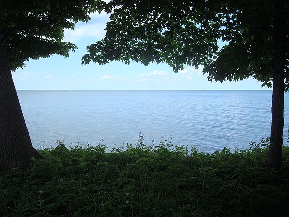 Perfect 5' Elevation to Lake