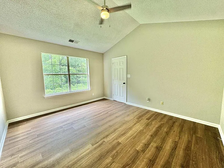 2608 Clarencefield Dr — Photo 11