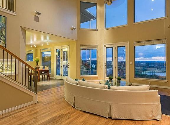 4th image of 5922 Lookout Mountain Dr