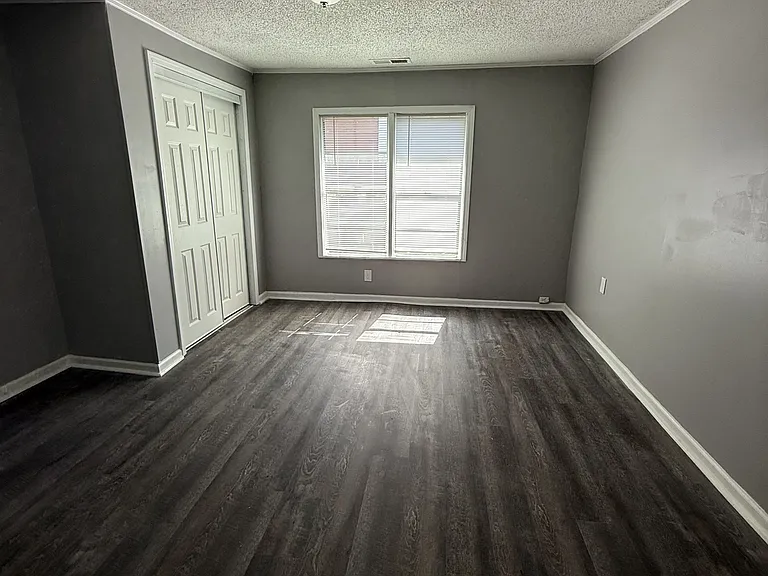 2128 Mayfield Ave SW — Photo 4