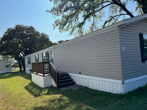 2120 S Burleson Blvd Trailer 8, Burleson, TX 76028