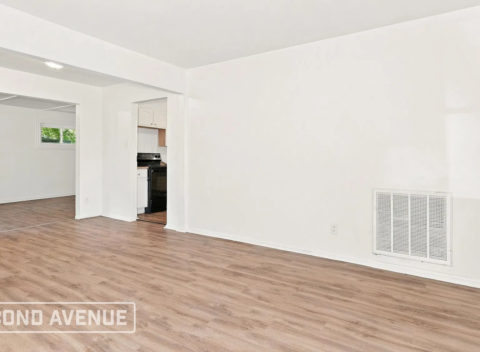 4 bed, 1.0 bath, 1368 sqft, $1,695 — Photo 2