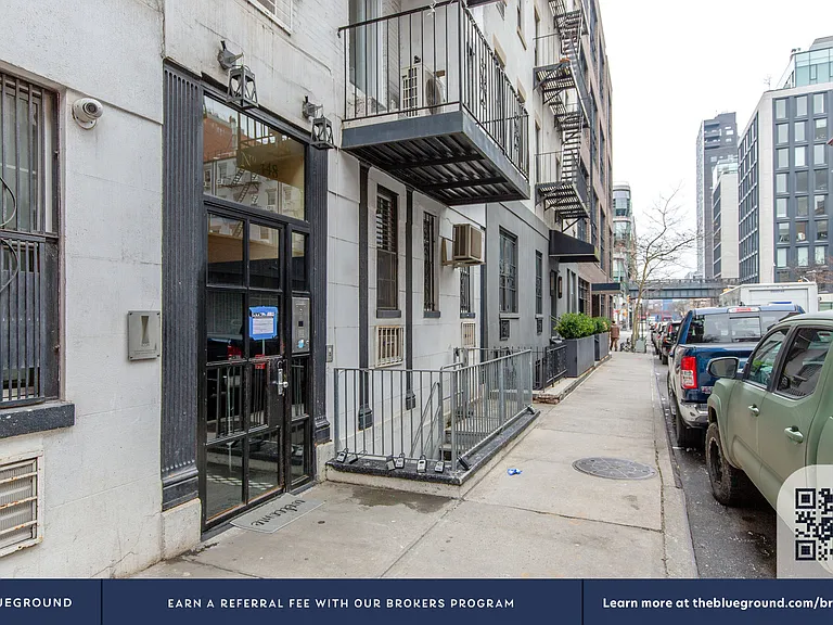 448 W 19th St #5G — Photo 16