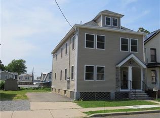 25 Paul St, Fords, NJ 08863