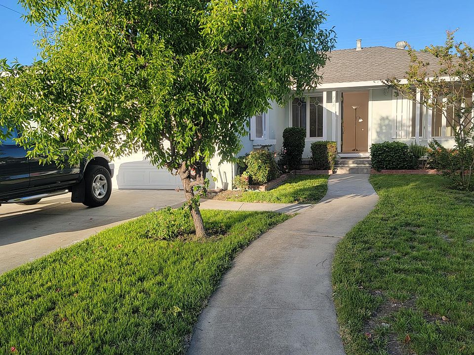 1st image of 728 N Clover Ave