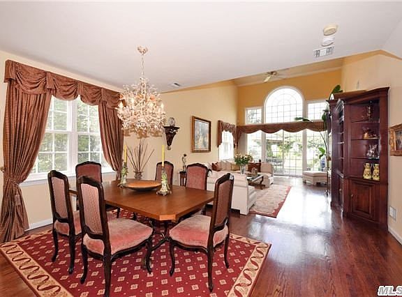 2nd image of 648 Balfour Pl