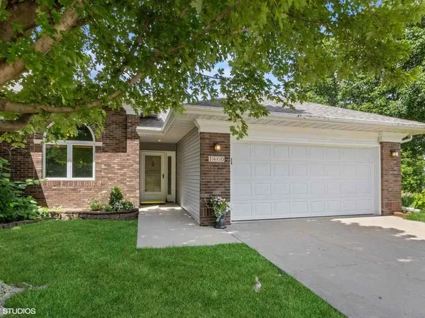 1460 Cromwell Pl, Iowa City, IA 52240