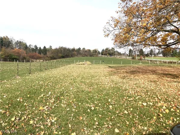 8240 Wooster Pike Rd, Seville, OH 44273