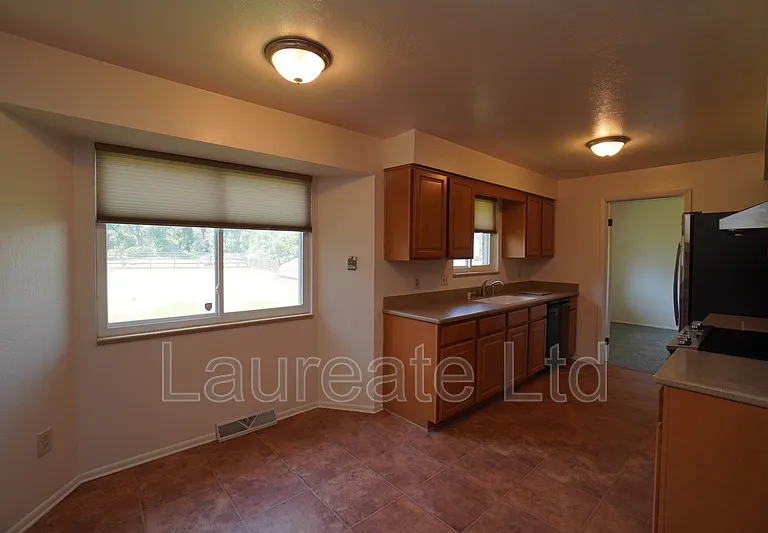 1472 W Geddes Ave — Photo 7