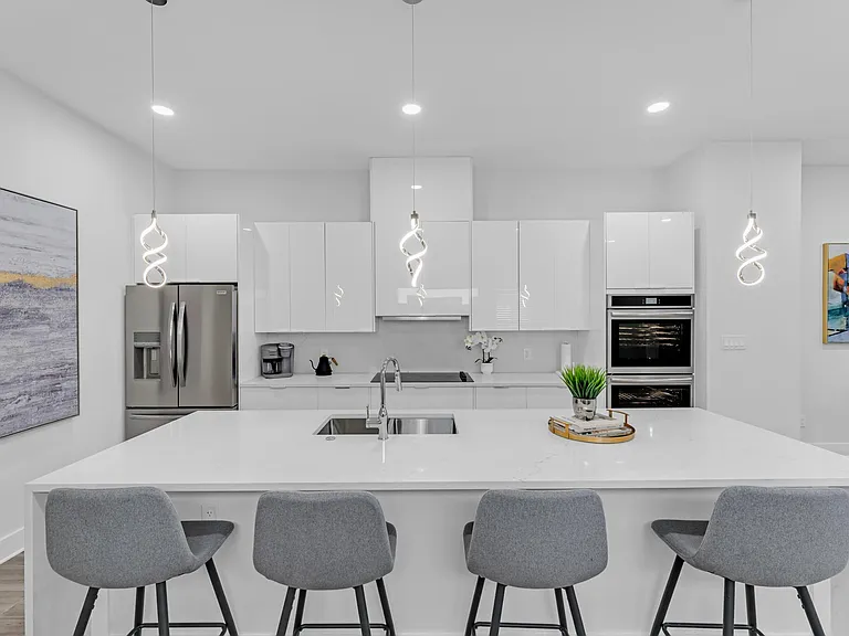 2423 Crossman Ave — Photo 14