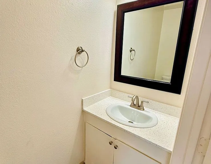 Anza Oaks Apartments — Photo 43