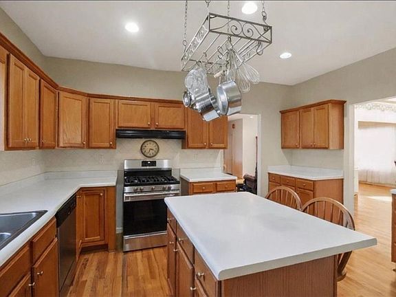 5th image of 397 Sandhill Hickory Level Rd