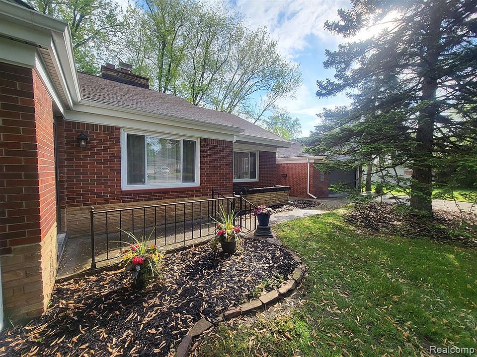 21701 Lakeland St, Saint Clair Shores, MI 48081 | MLS #20230074780 | Zillow