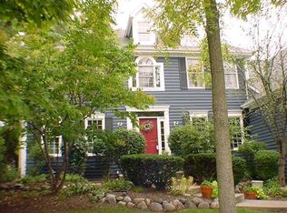 886 Sheehan Ave, Glen Ellyn, IL 60137