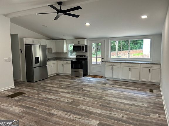4th image of 111 Dogwood Cir