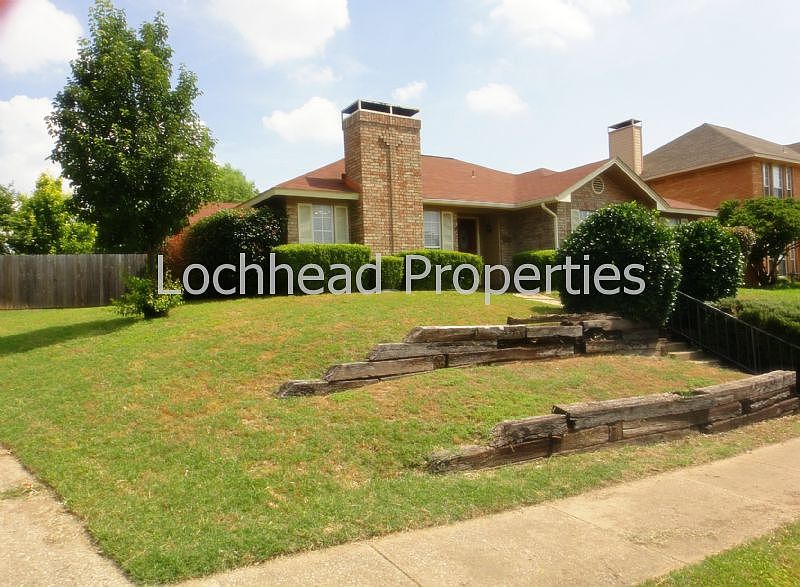 2nd image of 2205 Sword Dr