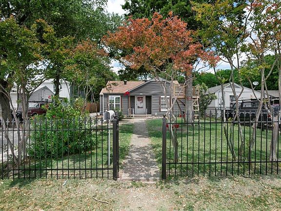 2nd image of 4131 Rockford Dr
