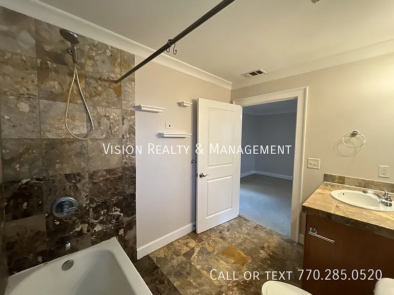 977 Cummings St SE — Photo 32