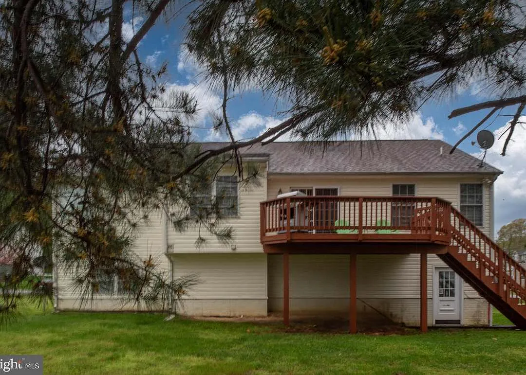 5 bed, 2541 sqft, $900 — Photo 4