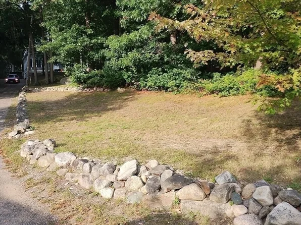 290 School St, Pembroke, MA 02359