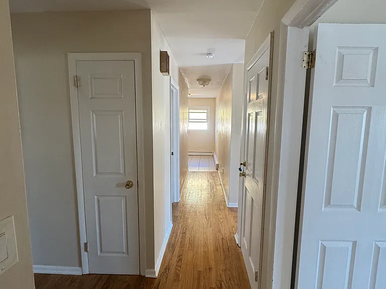 Mary Lou Ave — Photo 8