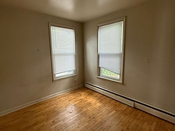 3rd image of 849 Prospect Ave