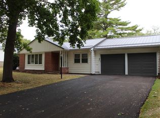 3213 Scenic Dr, Cedar Falls, IA 50613