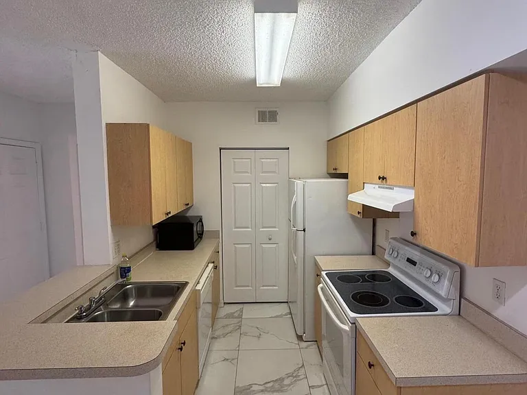 10330 Fox Trail Rd S #1206 — Photo 5