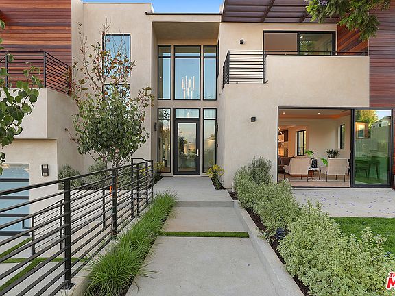 2nd image of 3675 Inglewood Blvd