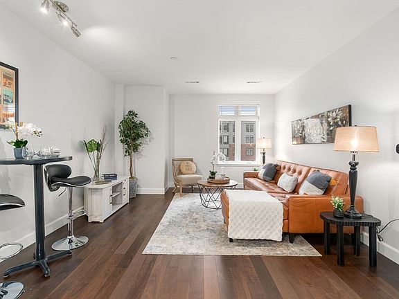 2nd image of 1501 Commonwealth Ave #304