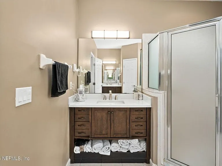425 Oak Pond Dr — Photo 36