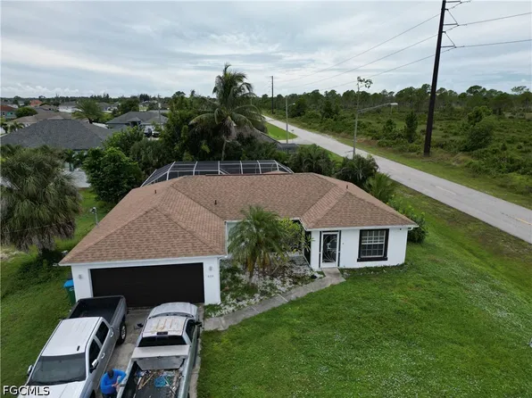 800 NE 44th Ln, Cape Coral, FL 33909
